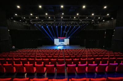 杭州怀德艺术中心启幕，经典话剧《驴得水》助阵，拓展演出及经纪业务