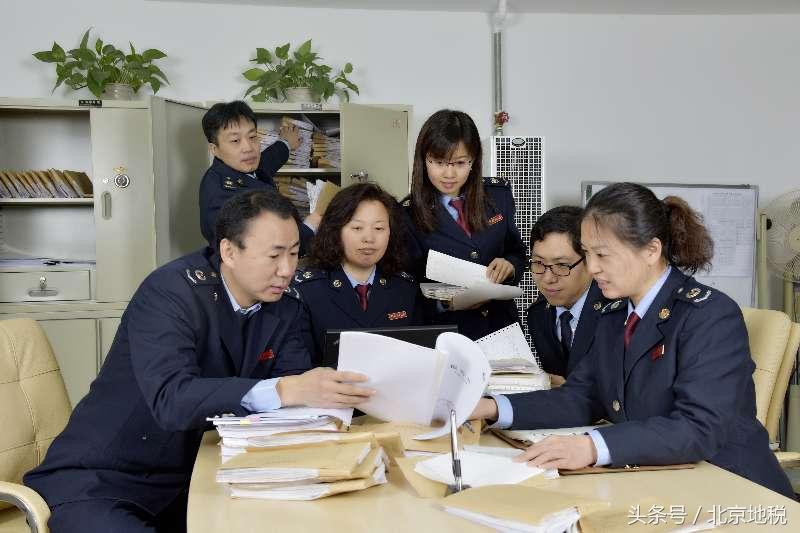 聚光灯下的暗影 揭开演出经纪行业偷税漏税的面纱